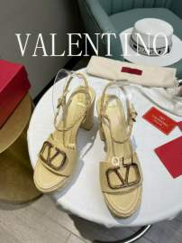Picture of Valentino Shoes _SKUValentinocolors071104sz35-42LL20166